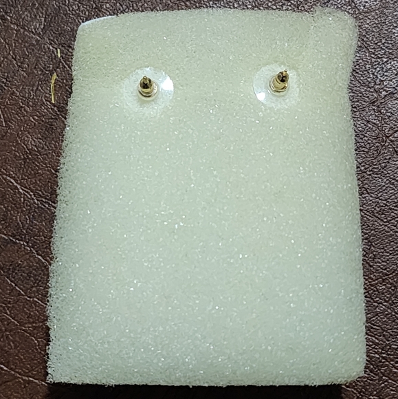 Earrings - Picture 3 of 5